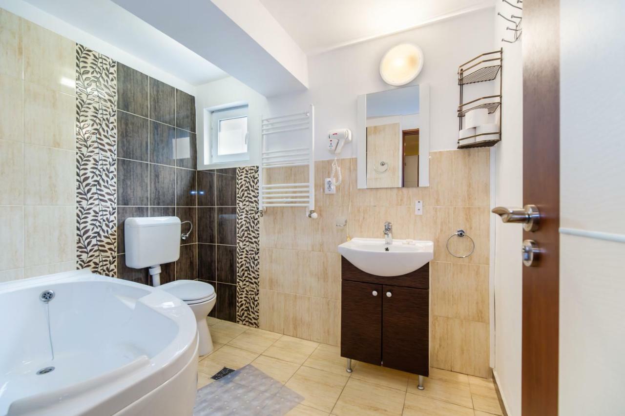 Апартаменты Casa Ivett Брашов Экстерьер фото